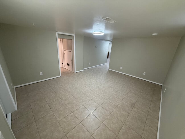 3300 15th Ave Unit 3