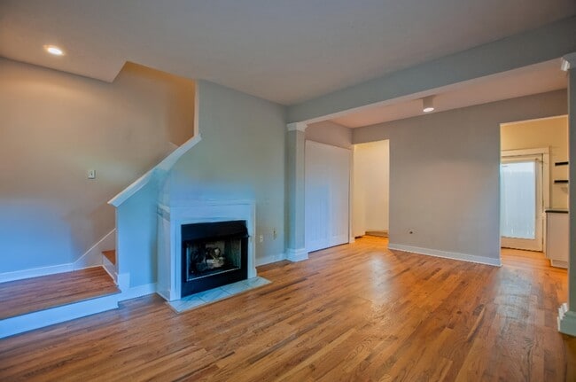 Photo - 925 Greenwood Ave NE