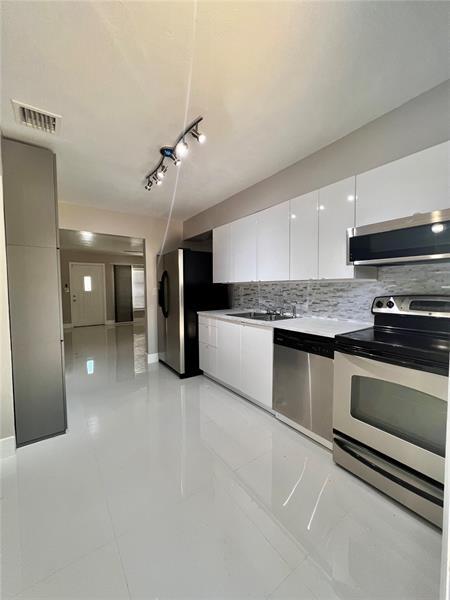 Photo - 5655 NE 5th Ter