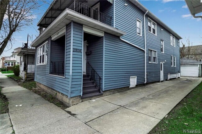 2514 Delaware Ave