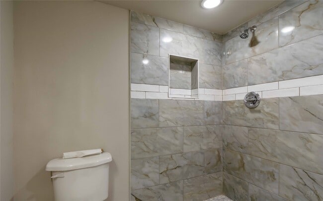 Photo - 12046 Beechnut St