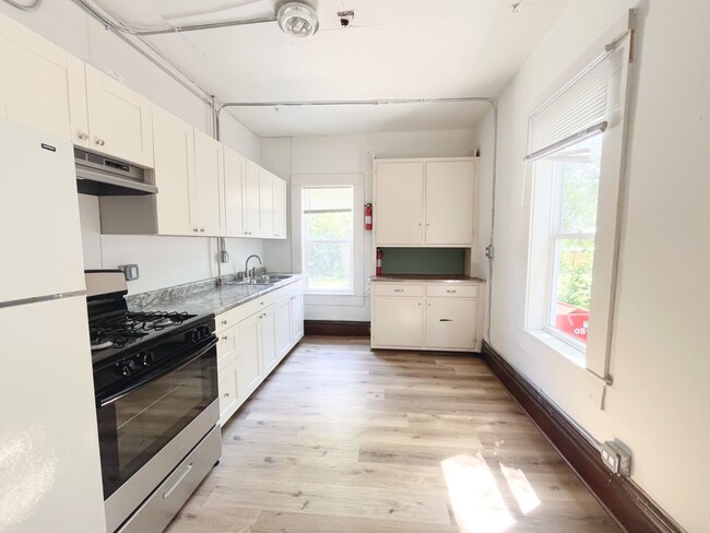 Photo - 216 E South St