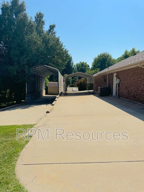 Photo - 12000 Hollyrock Dr