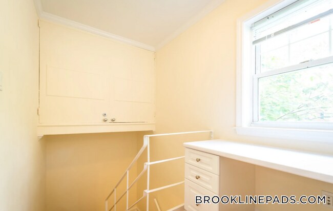 Photo - 210 Independence Dr