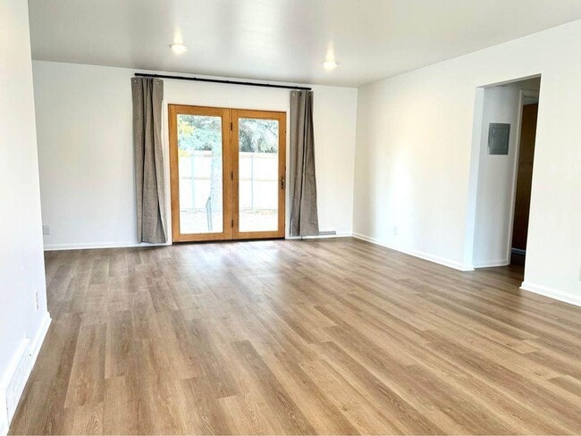 Photo - 1305 9th St W