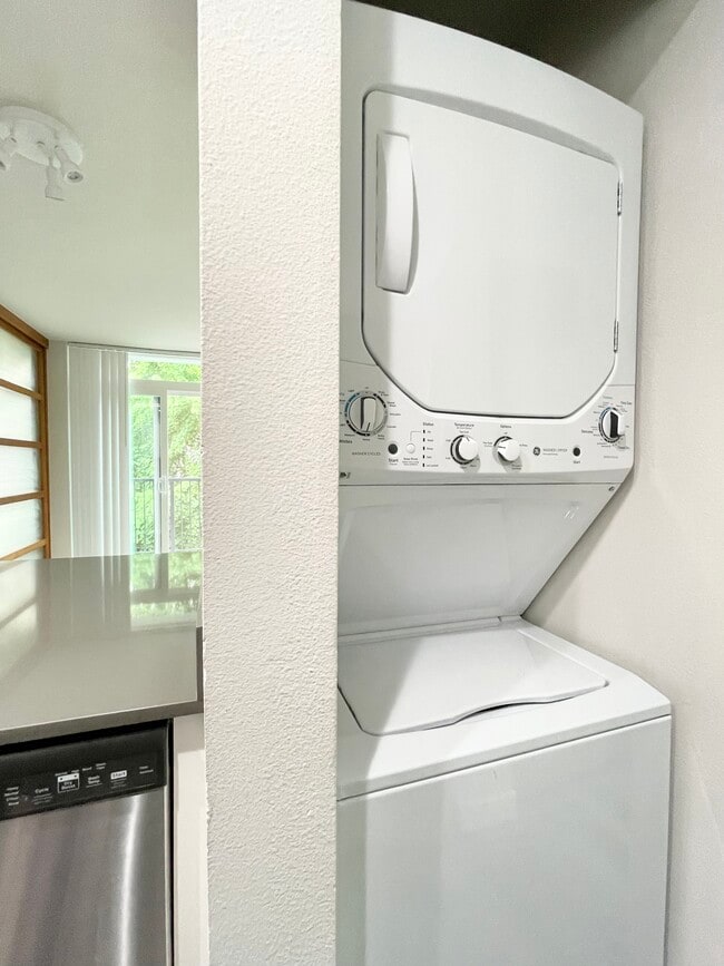 Photo - Interlake Place