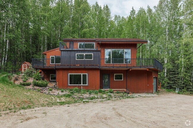 Building Photo - Well-Maintained 4 Bedroom Home – Just 15 M...
