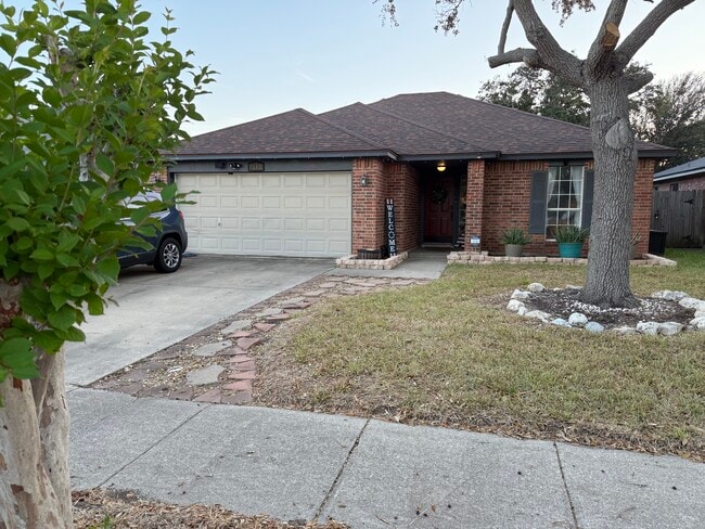 Building Photo - Cano Lane