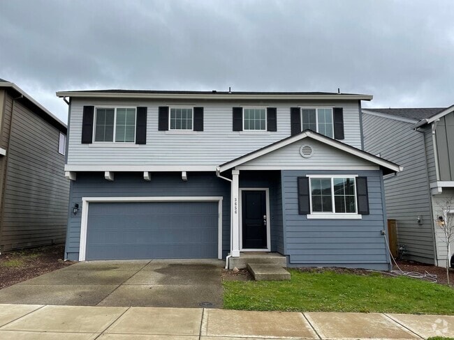 Building Photo - Beautiful 4 Bedroom 2.5 Bath Home Located ...