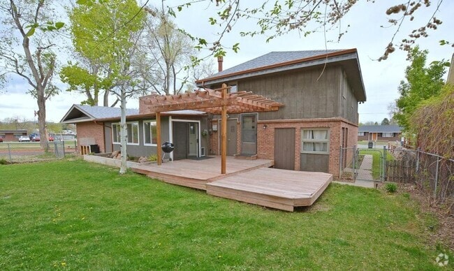 Building Photo - 1520 W 12th St Rental