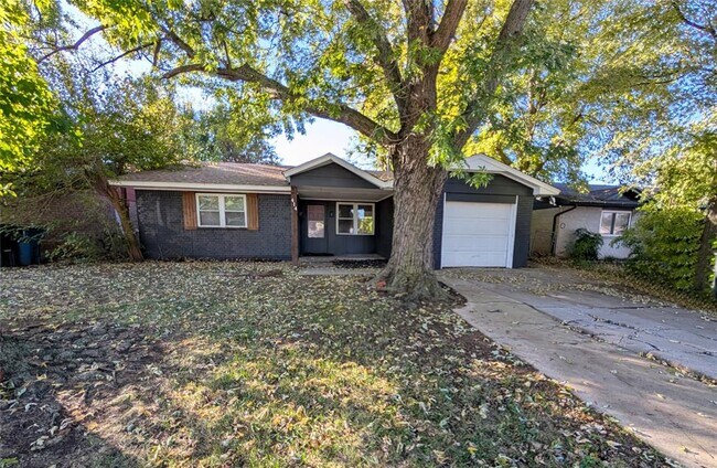 Building Photo - 414 Sunnyside Pl