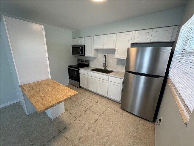 Photo - 215 Park Blvd S