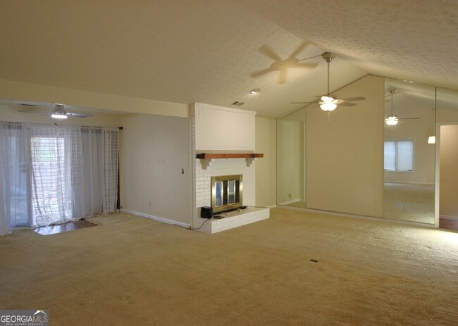 Photo - 1517 Stoneleigh Way