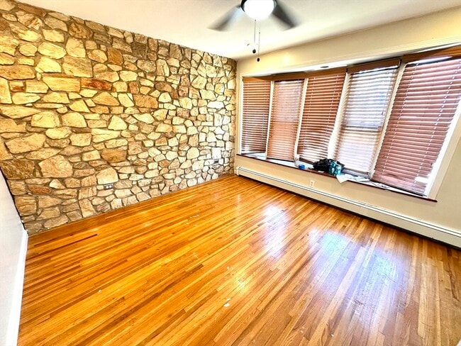 Photo - 175 Springvale Ave Unit 1