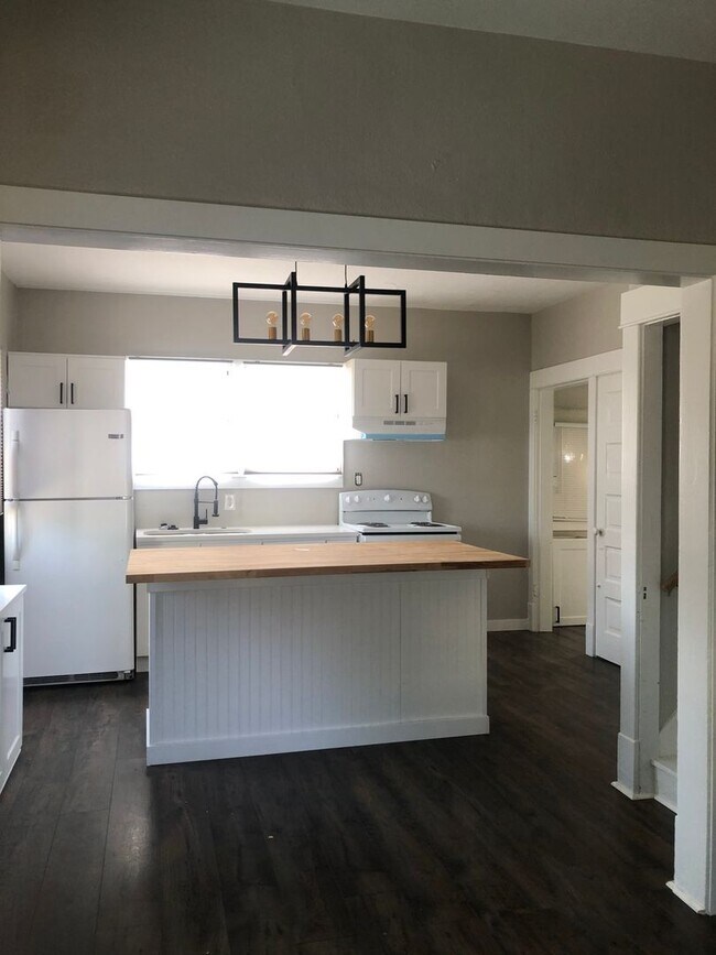 Photo - Adorable 2 Bedroom House