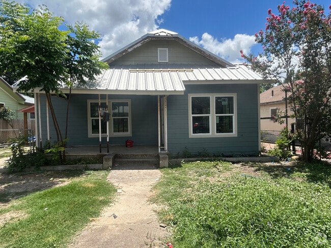 Building Photo - 3234 W Houston St Rental