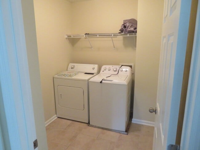 Photo - 3 Br 2.5 BA in Southwest