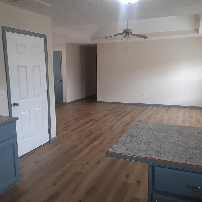 Photo - 236 N Foster Ave