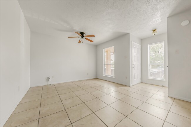 Photo - 1412 Gramma Ct