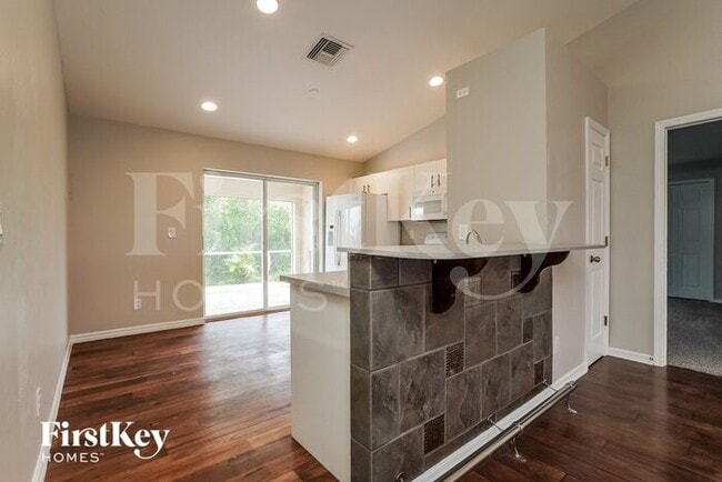 Photo - 187 Patio St