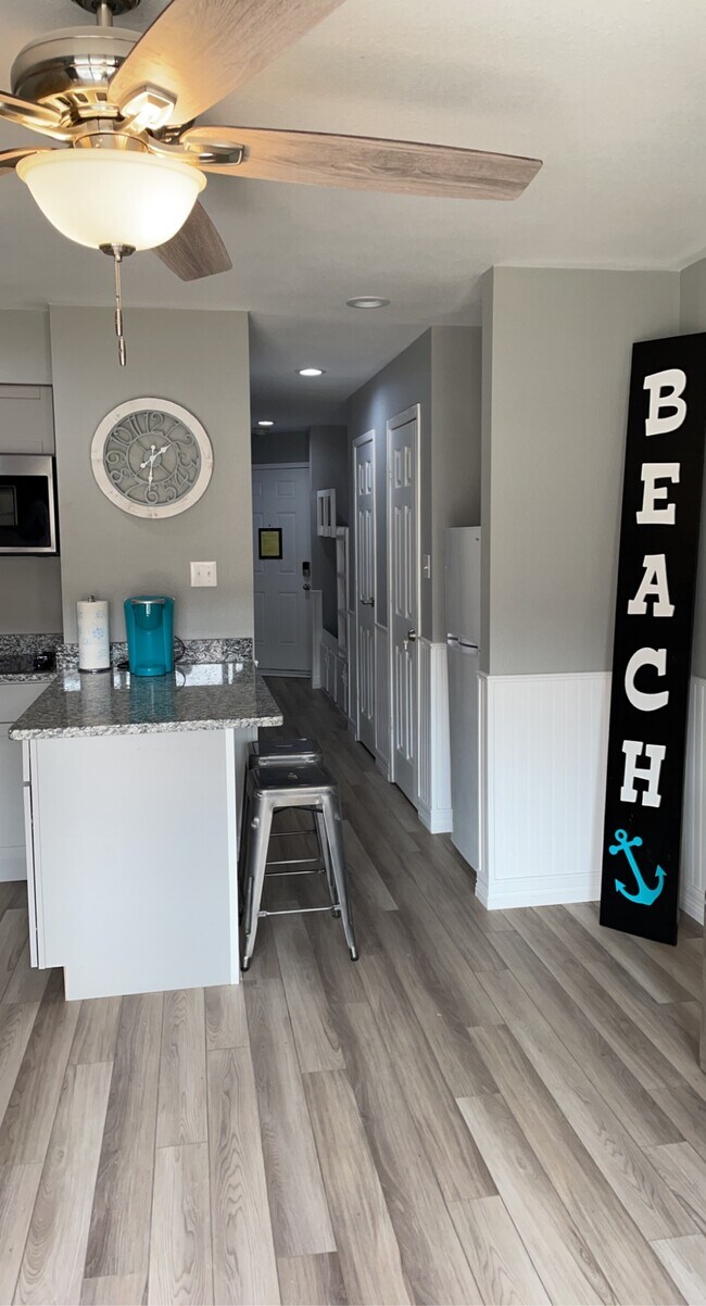 Photo - 3938 Surfside Blvd Unit Beach Happy