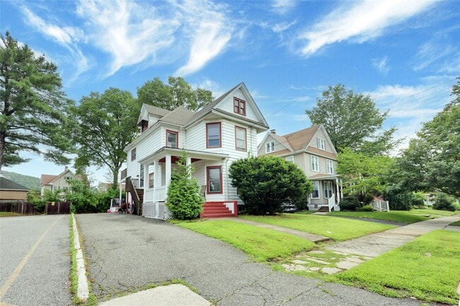 Photo - 70 E Maple Ave Apartment Unit 2F