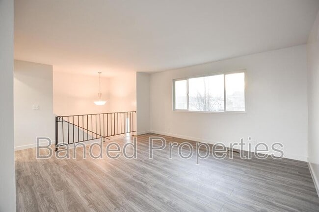 Photo - 5849 3840 W