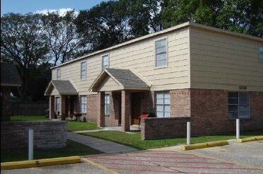 Primary Photo - Oakridge Townhomes