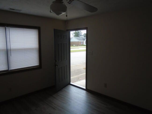 Photo - Timberlake  Apartments