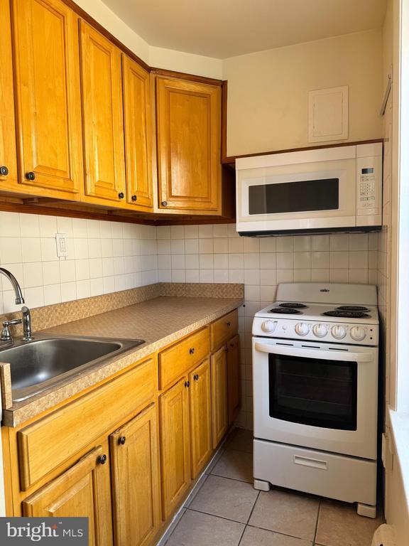Photo - 2062 Lombard St Unit 2