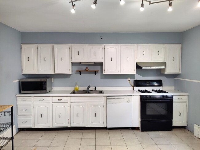 17 Harding Ave Unit 1