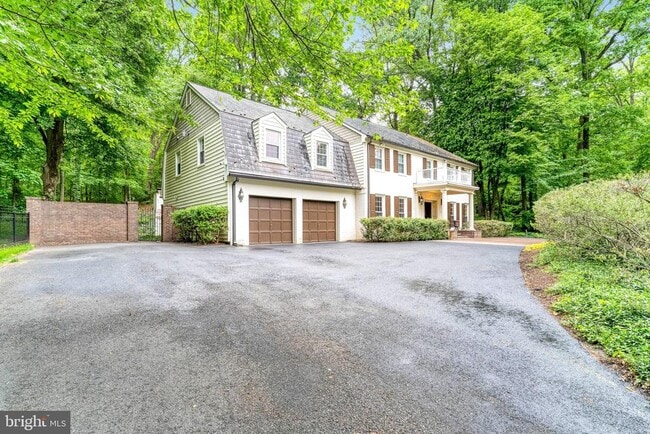 Building Photo - 7845 Old Dominion Dr
