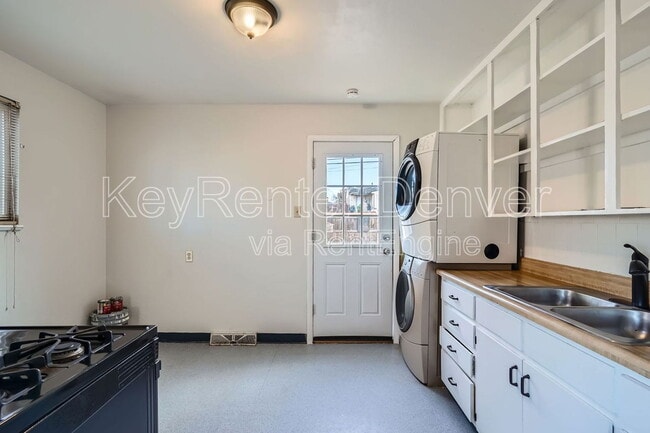 Photo - 922 N Newton St