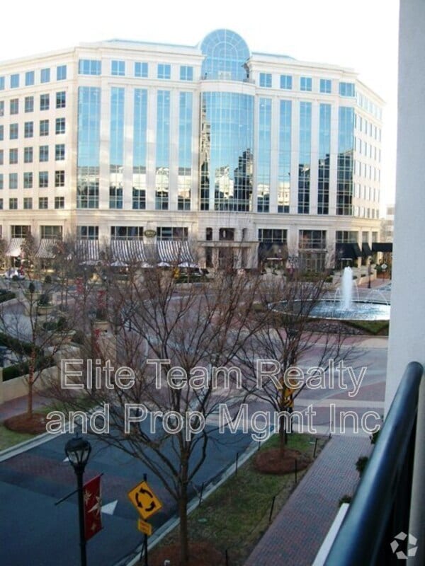 Building Photo - 4625 Piedmont Row Dr Unit #302 Rental