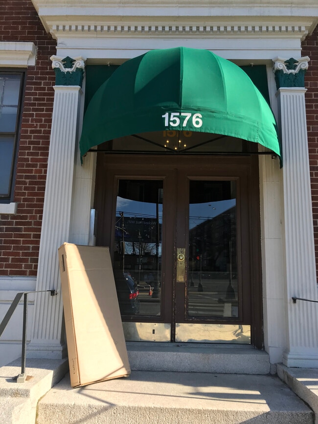 Front - 1576 Commonwealth Ave Condo Unit 18