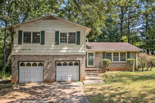 Building Photo - 4 Bedroom 3.5 Bath House