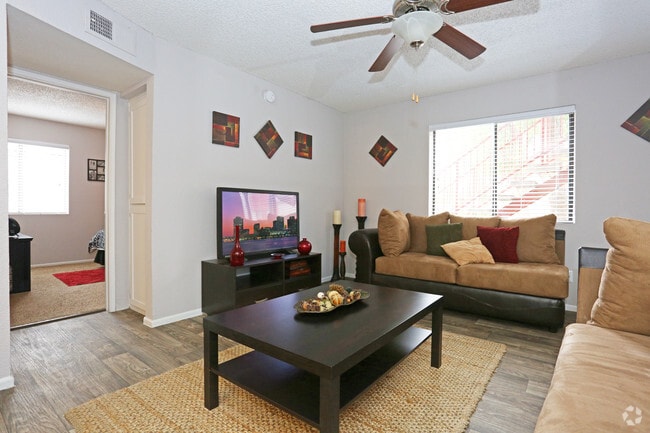 2BR, 1BA - Sequoia 775 SF