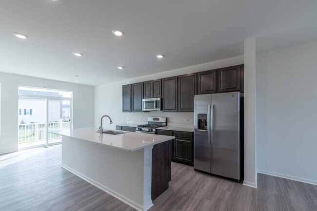 Photo - 605 Brook Ct