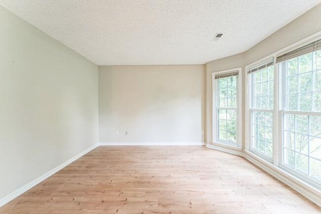 Photo - 6611 Barry Whitaker Pl