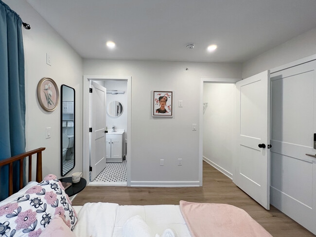 Bedroom 301 - 3814 Hamilton St Unit D