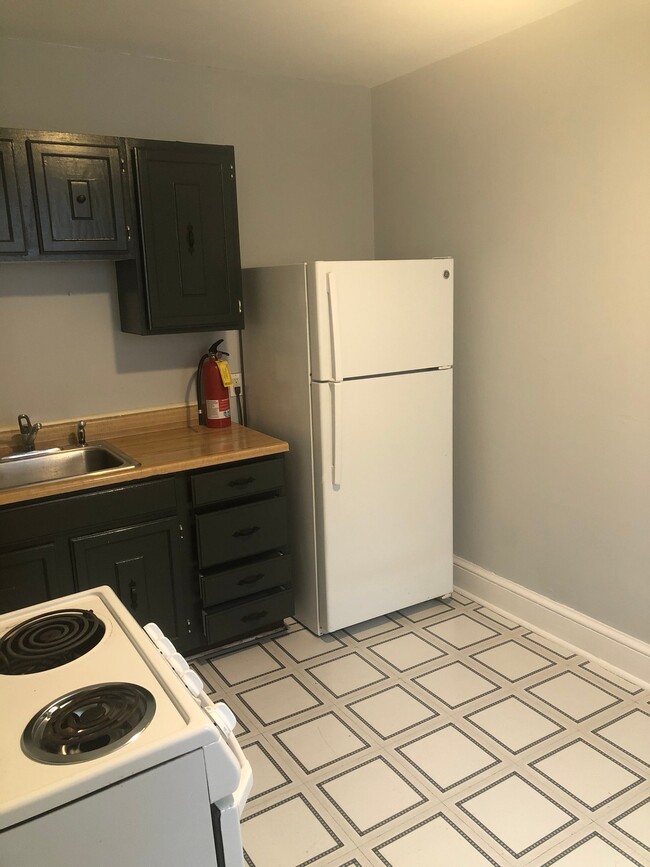 153 S Main St Unit 3