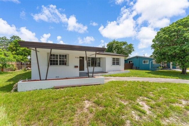 Building Photo - 7150 SW 10th St