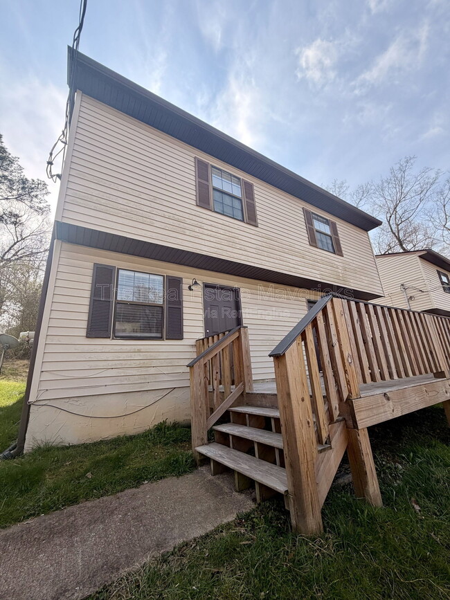 Building Photo - 308 Gillespie Rd