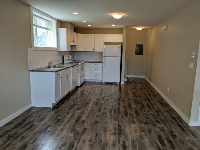 Photo - 1620 A-16287 87 Ave