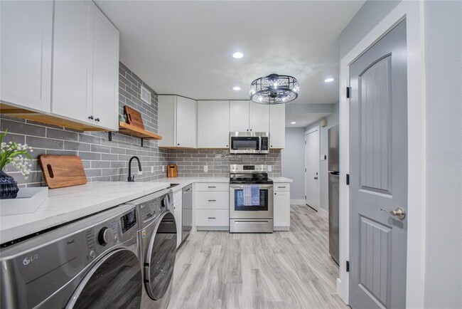 Photo - 12900 Walden Rd Unidad 408D Rental