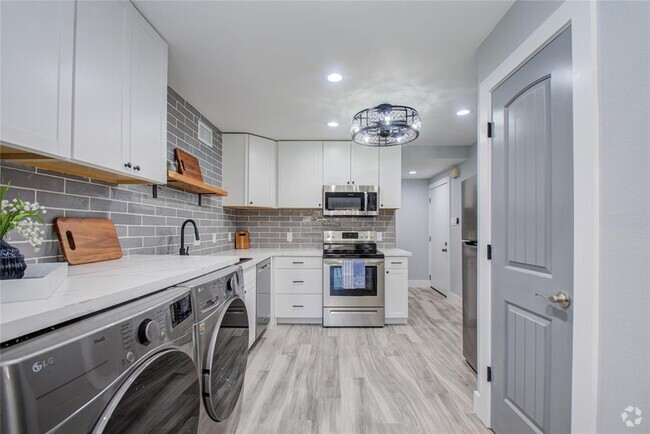 Building Photo - 12900 Walden Rd Unit 408D Rental