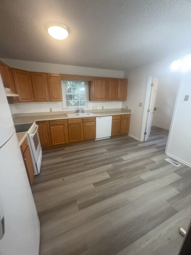 Photo - Nice 2 Bedroom Apartment-212 Zack Cir. #A Unit A