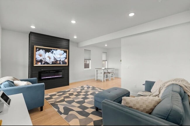 Photo - 236 Sunset Aly Dr