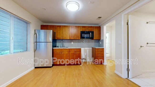 806 35th Ave