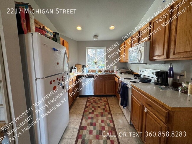 Photo - 2217 Michigan St